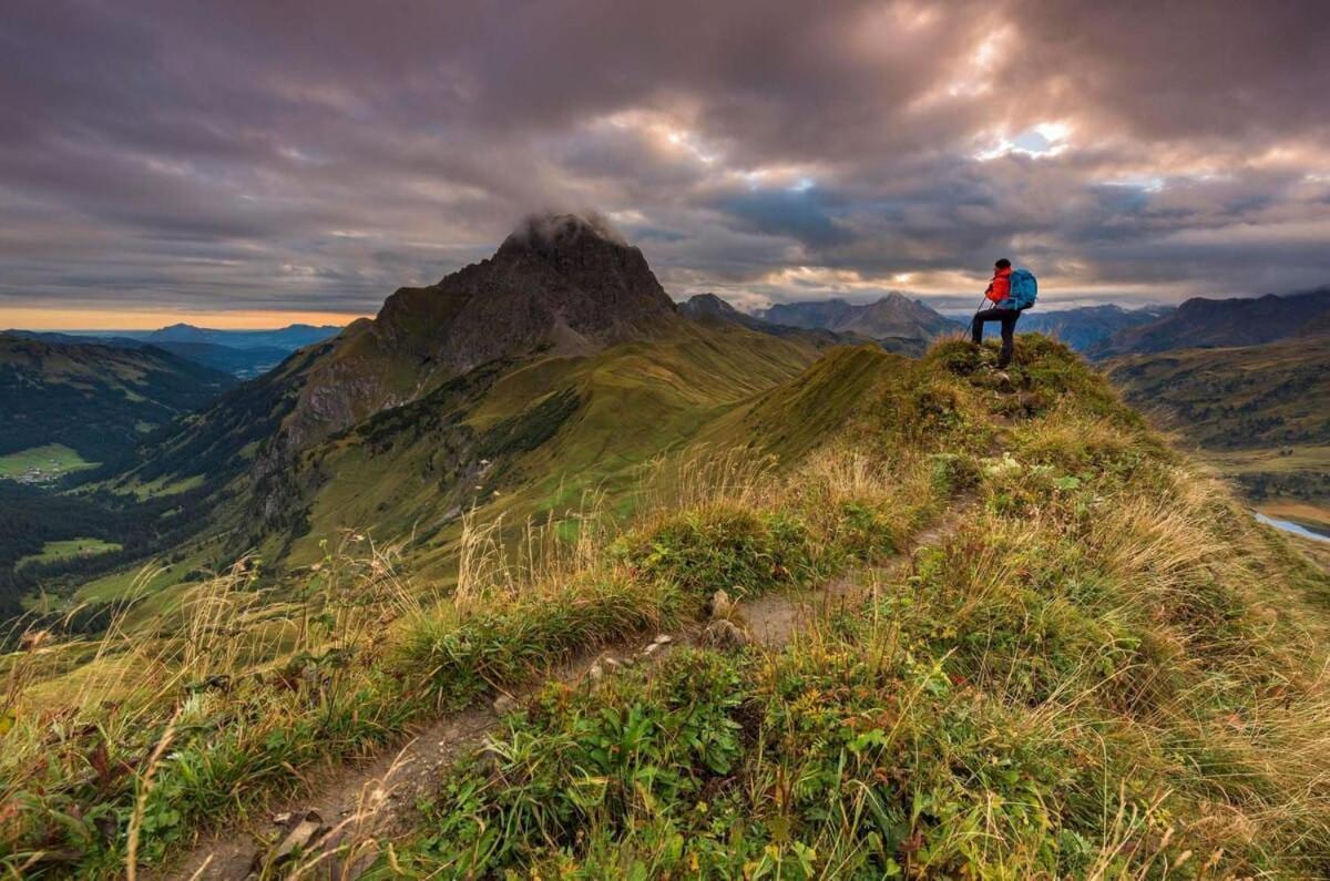 Bed And Breakfast - Die Aelplersuit Fuer Backpackers Im Berghuesli Linthal Экстерьер фото