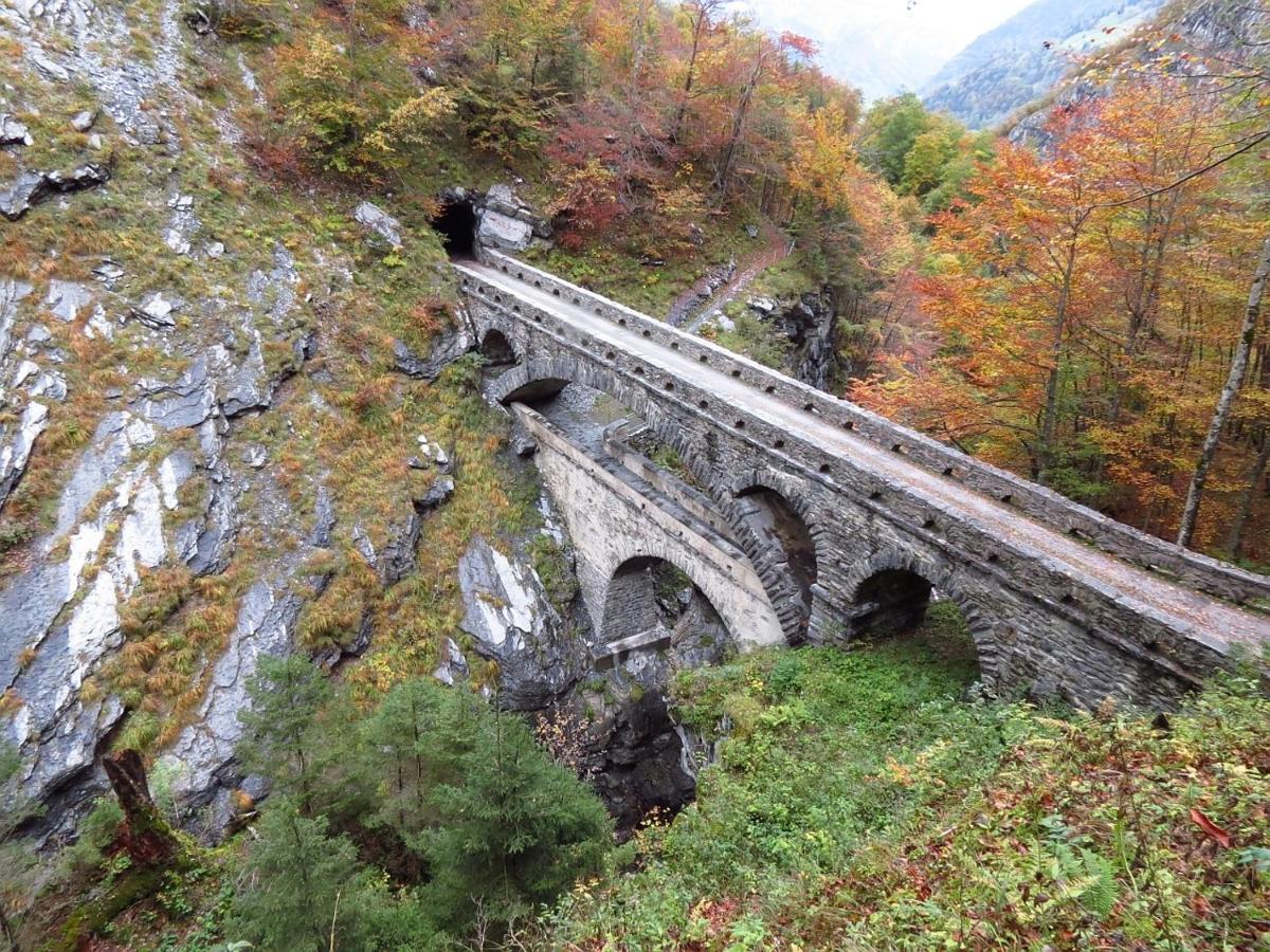 Bed And Breakfast - Die Aelplersuit Fuer Backpackers Im Berghuesli Linthal Экстерьер фото