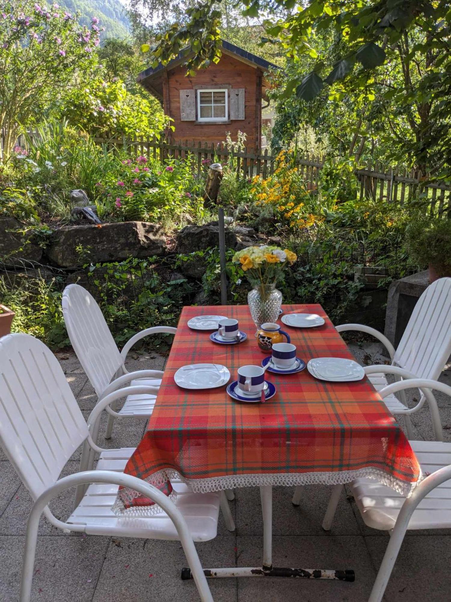 Bed And Breakfast - Die Aelplersuit Fuer Backpackers Im Berghuesli Linthal Экстерьер фото
