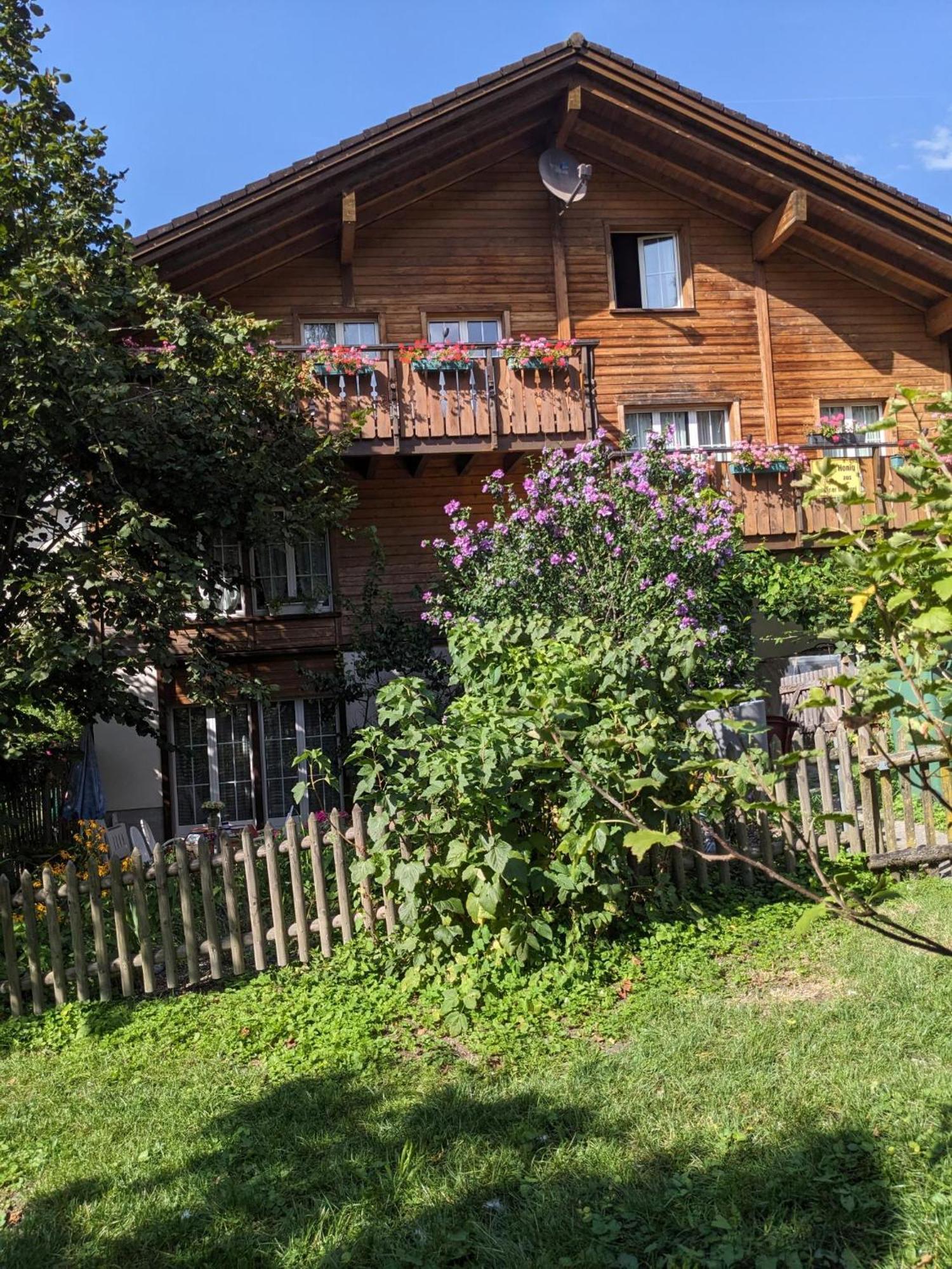 Bed And Breakfast - Die Aelplersuit Fuer Backpackers Im Berghuesli Linthal Экстерьер фото